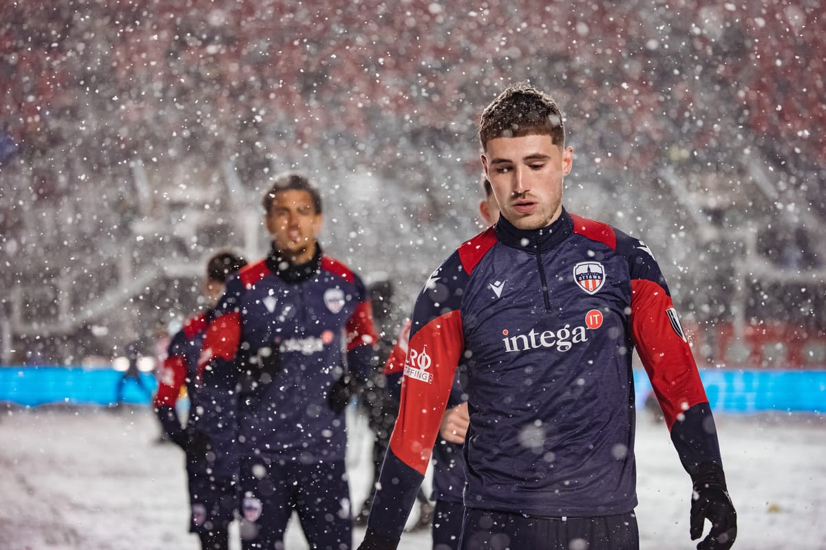 Sources: Defender Loïc Cloutier drawing European interest